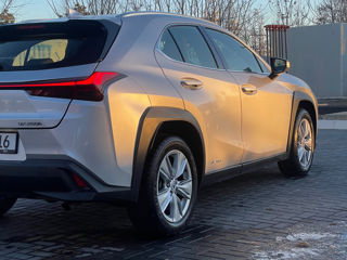 Lexus UX foto 3