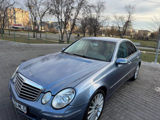 Mercedes E-Class foto 2