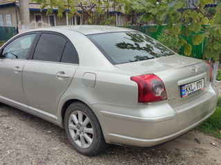 Toyota Avensis foto 4