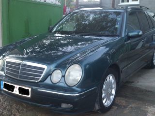 Mercedes E Class foto 1