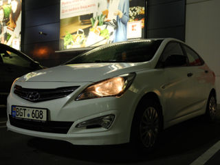 Hyundai Accent foto 2