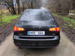 Volkswagen Jetta foto 8