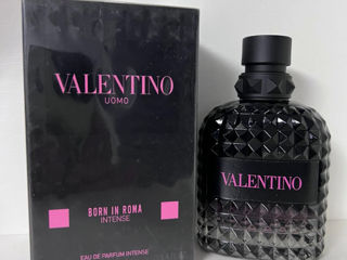 Valentino Donna Born In Roma