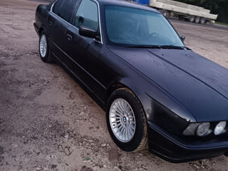 BMW 5 Series foto 4