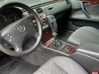 Mercedes E-Class фото 2