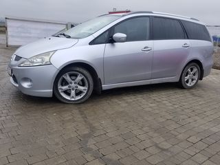 Mitsubishi Grandis foto 7