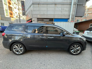 KIA Carnival foto 3