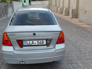 Suzuki Liana foto 7