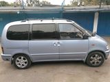 Nissan Serena foto 5