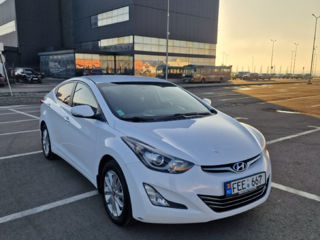 Hyundai Elantra foto 2