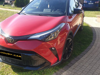 Toyota C-HR foto 2