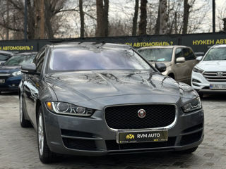 Jaguar XE foto 3