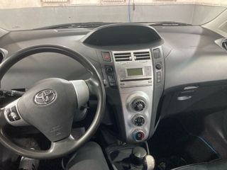 Toyota Yaris foto 1