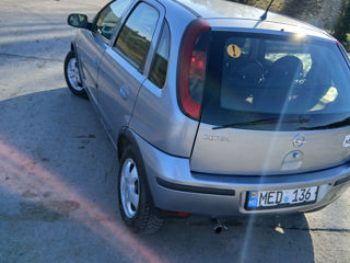 Opel Corsa foto 2