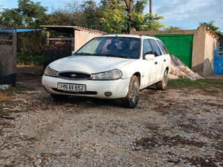 Ford Mondeo foto 2