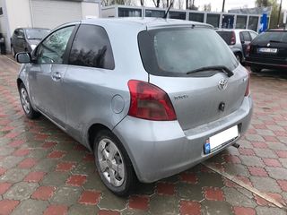 Toyota Yaris foto 8