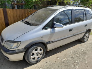 Opel Zafira фото 6