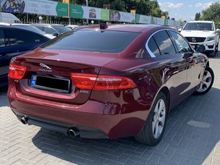 Jaguar XE foto 5