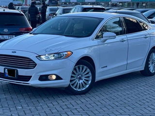 Ford Fusion foto 2