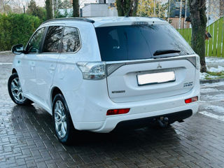 Mitsubishi Outlander foto 2