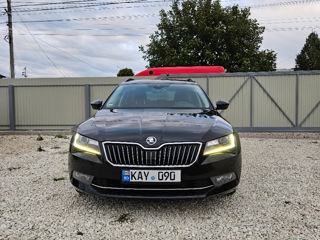 Skoda Superb foto 2