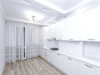 Apartament cu 3 camere, 80 m², Buiucani, Chișinău foto 3