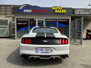 Ford Mustang foto 7