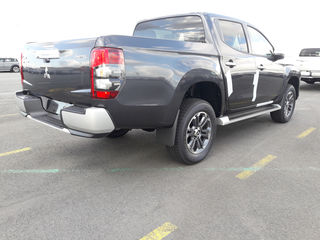 Mitsubishi L Series foto 4