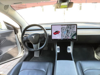 Tesla Model 3 foto 8