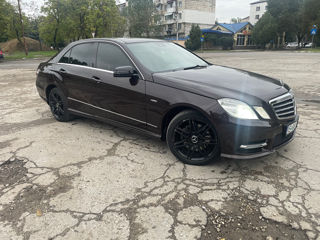 Mercedes E-Class foto 1