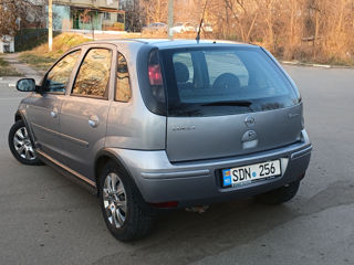 Opel Corsa foto 4