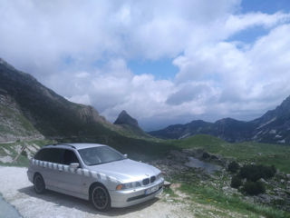 BMW 5 Series foto 6