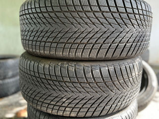 R20 255/45 GoodYear UltraGrip Performance 3