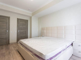 Apartament cu 2 camere, 80 m², Botanica, Chișinău foto 5