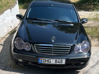 Mercedes C-Class foto 3