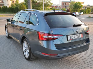 Skoda Superb foto 4