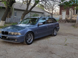 BMW 5 Series foto 4