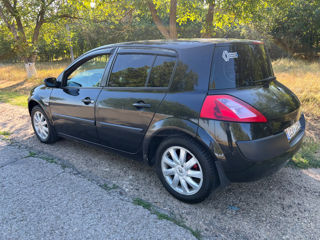 Renault Megane foto 2