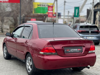 Mitsubishi Lancer foto 6