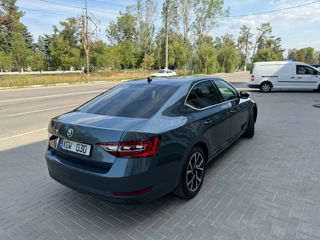 Skoda Superb foto 2