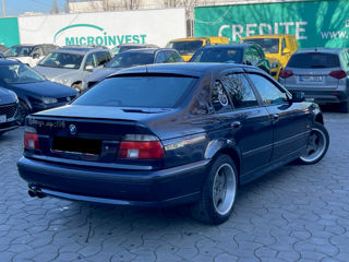 BMW 5 Series foto 3