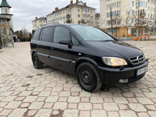 Opel Zafira foto 2