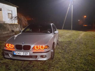 BMW 5 Series foto 7