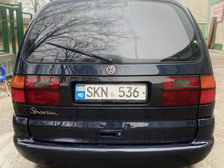 Volkswagen Sharan foto 2