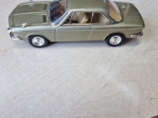 BMW 2000cs 1:43 foto 3