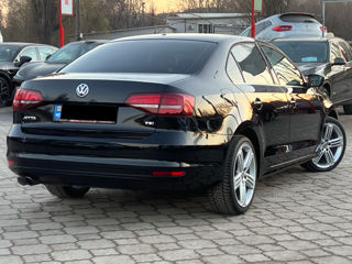 Volkswagen Jetta foto 4