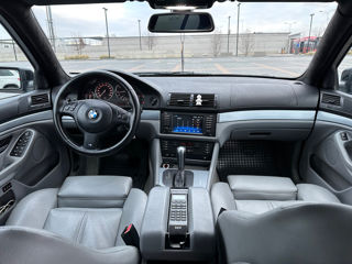 BMW 5 Series foto 8