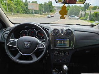 Dacia Sandero foto 2