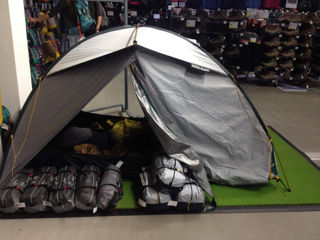 Палатка двухместная Decathlon Quickhiker Fresh & Black 2P Tent foto 1