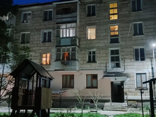 Apartament cu 2 camere, 45 m², Centru, Călăraşi, Călărași foto 2